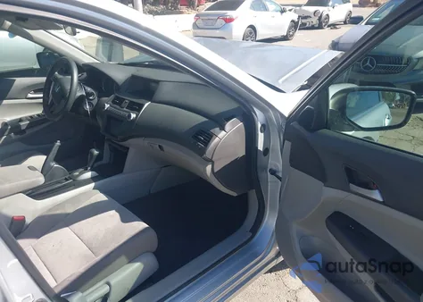 2010 Honda Accord 2.4 Lx из США, поврежденный, VIN 1HGCP2F30AA040159